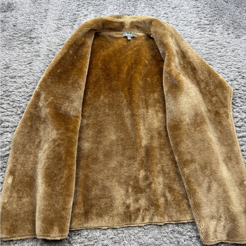 Neiman Marcus Camel Faux Shearling Vest - Picture 3 of 6